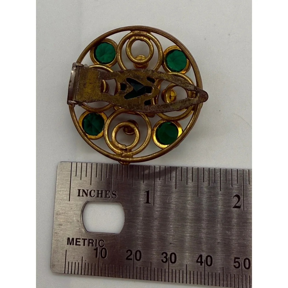 Vintage Emerald Green Glass Gold Tone Scrollwork Edwardian Dress Clip